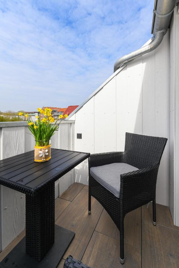 Haus Zur Moewe Mit Fruehstuecksoption Apartment Bensersiel Exterior photo